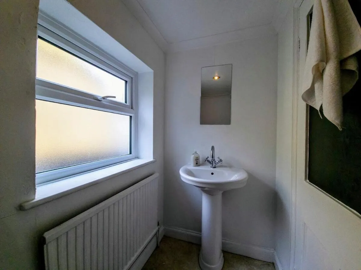 Furnished 4Br Home - Fast Wifi, Washer & Kitchen Brighton Apartamento