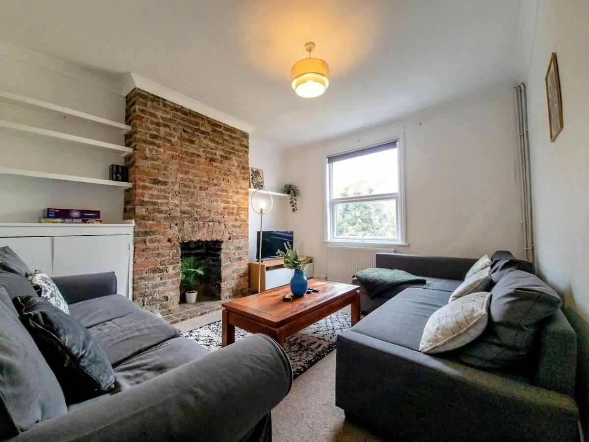Lägenhet Furnished 4Br Home - Fast Wifi, Washer & Kitchen Brighton Storbritannien